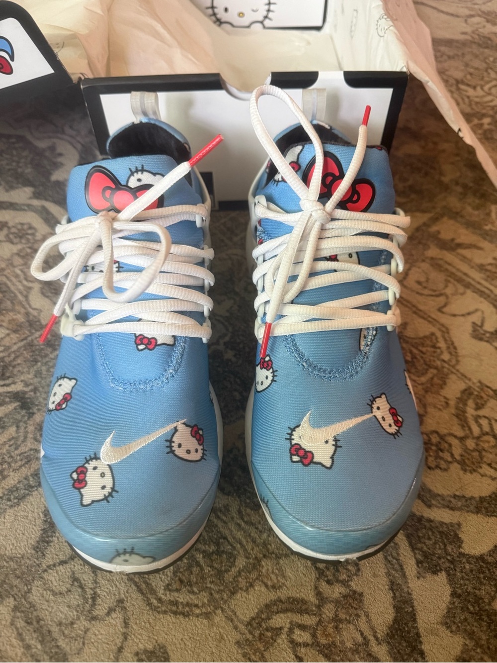 Hello Kitty x Nike Air Presto